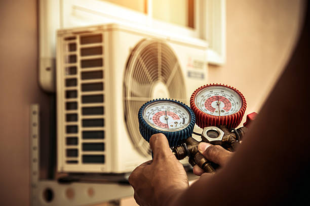 Professional Ac Installation technician working in Sound Beach, NY